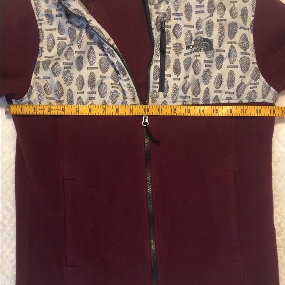 Lightly used north face jacket 